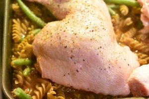 One Pot pasta med kylling, bønner, tomat og rosmarin - nem opskrift