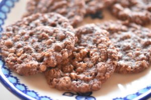 Havregrynssmåkager med chokolade - nem opskrift