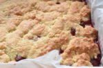Jordbærkage med kokos - nem crumble opskrift
