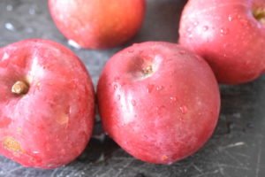 Æblekage - opskrift på kage med æble & kanel