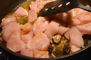 Kylling i karry - nem opskrift med kokosmælk