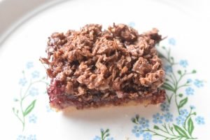 Kakaosnitter med kokos og syltetøj og opskrift