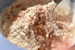 Brownie cookie kage med chokolade - opskrift