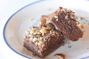 Brownie cookie kage med chokolade - opskrift