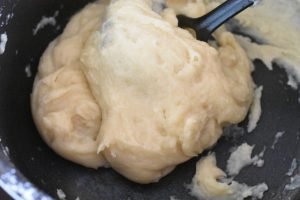 Vandbakkelser - walesboller med fyld opskrift