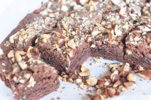 Brownie cookie kage med chokolade - opskrift