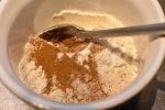 Kage i kop med kanel - nem fedtfattig opskrift