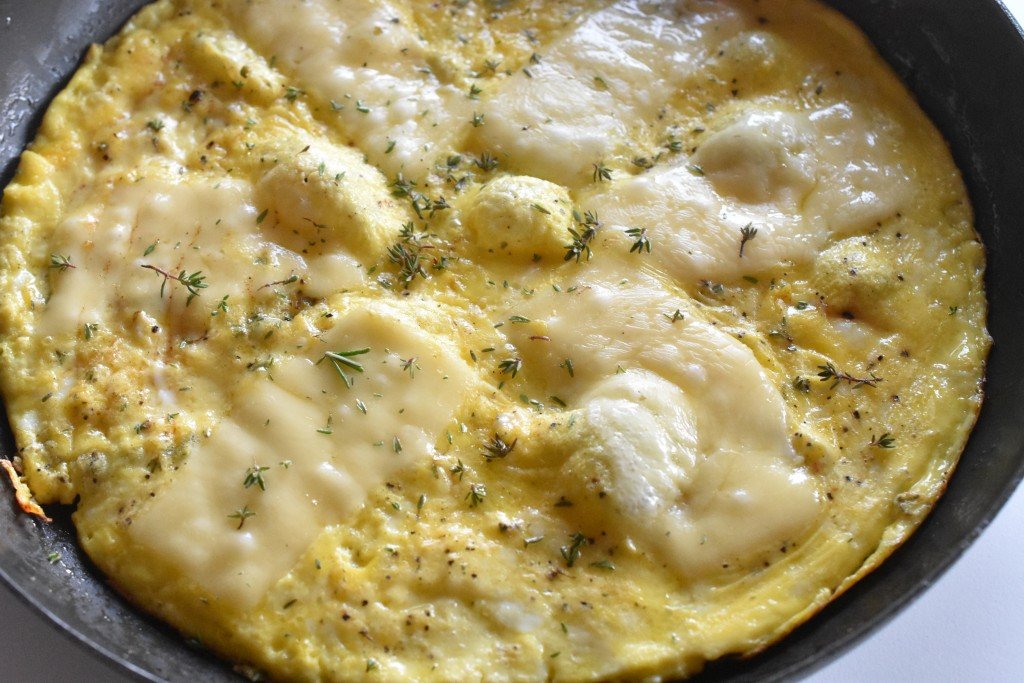 Omelet - nem opskrift med ost og timian