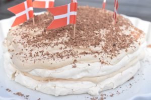 Lagkage med marengs forårslagkage opskrift 