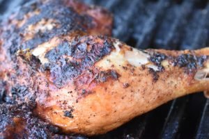 Kylling på grill - opskrift på grillede kyllingelår