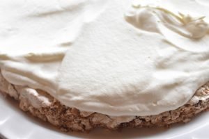 Tuc kage - opskrift med nødder og chokolade
