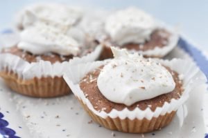 Gulerodsmuffins med ostecreme - svampede