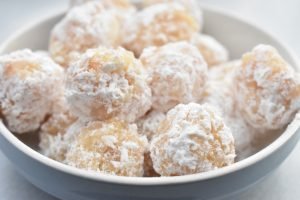 Trøfler med hvid chokolade og kokos opskrift
