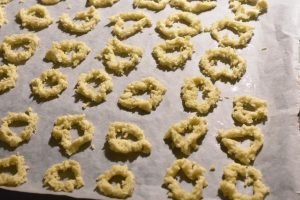 Kokoskranse - lækre vaniljekranse med kokos
