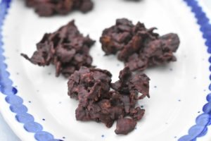 Cornflakestoppe med mørk chokolade - nem konfekt