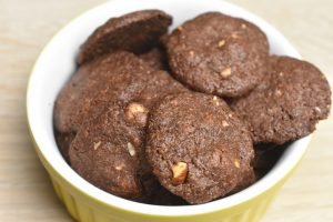 Chokolade cookies med marcipan & Amaretto