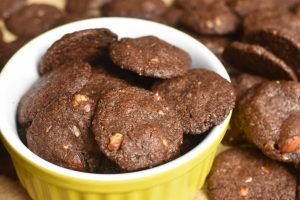 Chokolade cookies med marcipan & Amaretto
