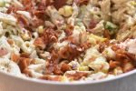 Pastasalat med kylling bacon & karry dressing