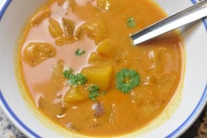 Ferskensuppe opskrift - nem varm karrysuppe