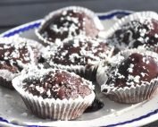 Chokolademuffins med kakaomælk - uden æg