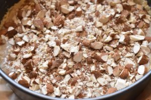 Mandelkage med karamel - nem lækker kage