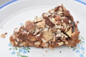 Mandelkage med karamel - nem lækker kage