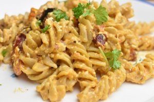 Pasta med bagt feta og tomat - tiktok pasta