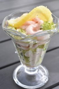 Rejecocktail med dressing - nem klassisk forret