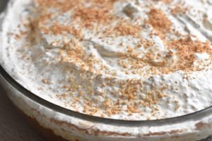 Rabarberkage med kokosmarengs - opskrift