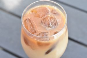 Iskaffe med kaffeisterninger - nem og billig