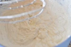 Cheesecake med kiksebund - nem opskrift