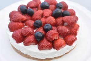 Cheesecake med kiksebund - nem ostekage opskrift