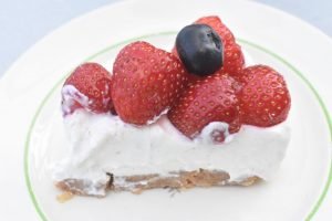 Cheesecake med kiksebund - nem ostekage opskrift