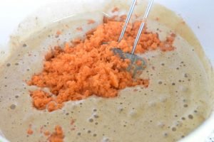 Gulerodsroulade med flødeostecreme - opskrift