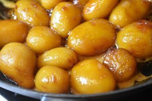 Brunede kartofler med sirup - nem opskrift
