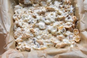 Rocky road med hvid chokolade og corn flakes