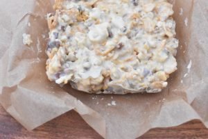 Rocky road med hvid chokolade og corn flakes