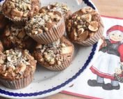 Julemuffins med marcipan, kanel og nødder