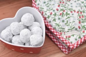 Snebolde med marcipan og chokolade - opskrift