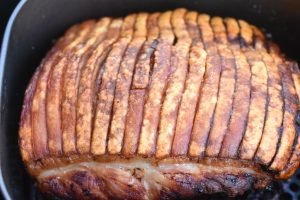 Flæskesteg i airfryer med sprøde svær - nem