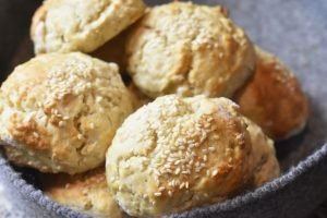 Scones med ris a la mande rester - nem opskrift