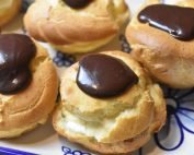 Fastelavnsbolle vandbakkelser med fyld