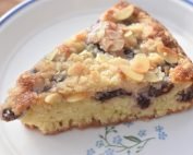 Kirsebærkage med crumble - nem bærtærte