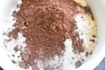 Chokoladekage med banan i mikroovn - nem