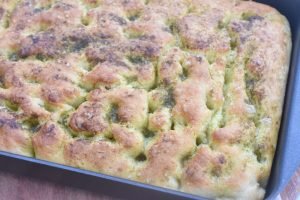Foccacia med ramsløg - madbrød i bradepande
