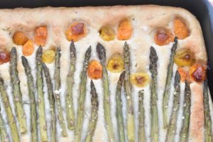 Foccacia med asparges - nemt madbrød