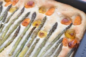 Foccacia med asparges - nemt madbrød