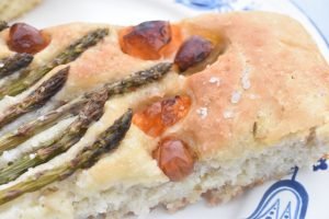 Foccacia med asparges - nemt madbrød