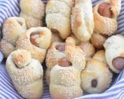 Pølsehorn - nemme, bløde & luftige - opskrift