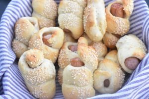 Pølsehorn - nemme, bløde & luftige - opskrift